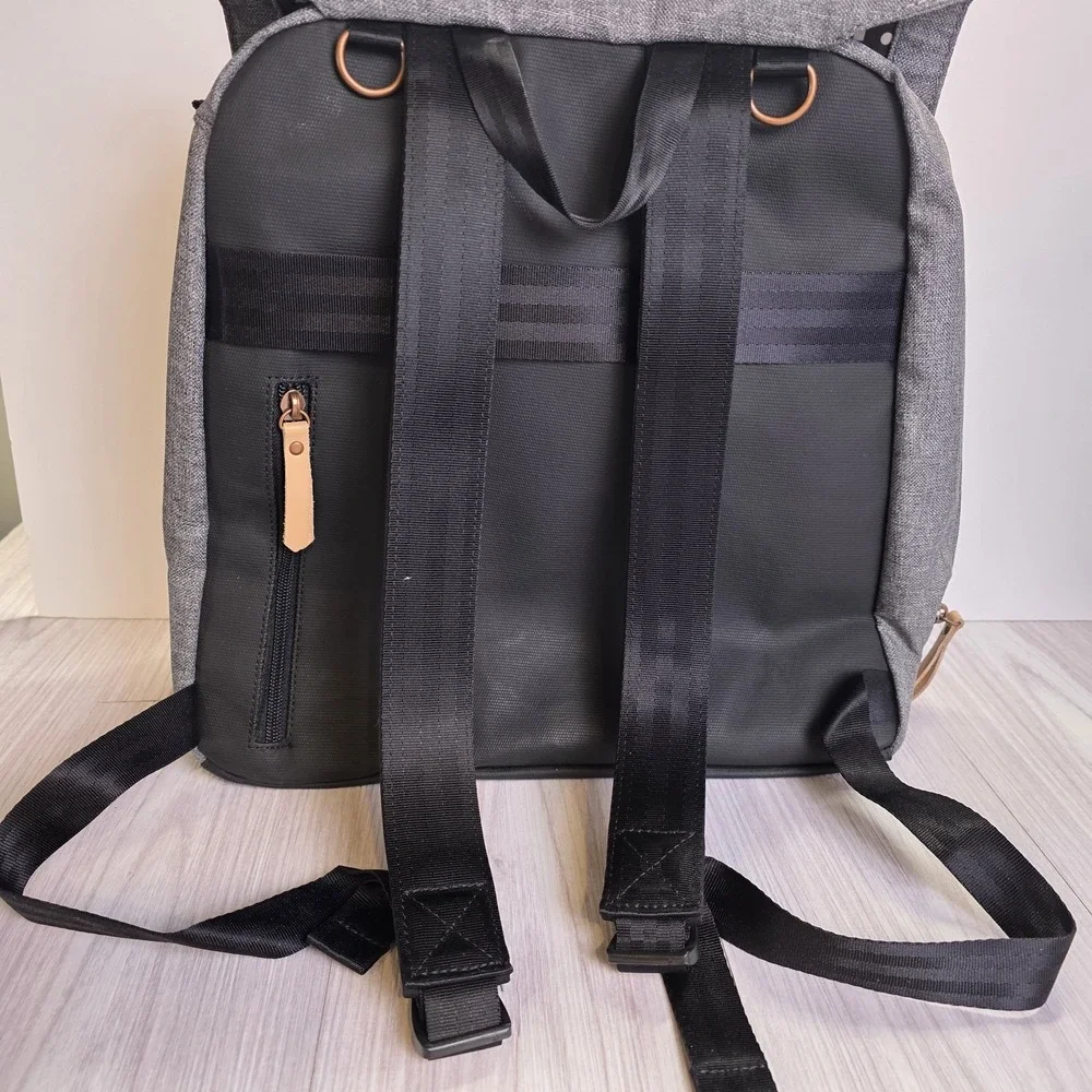 Petunia Pickle Bottom Meta Backpack Graphite/Black Diaper Bag Mom‎ Backpack